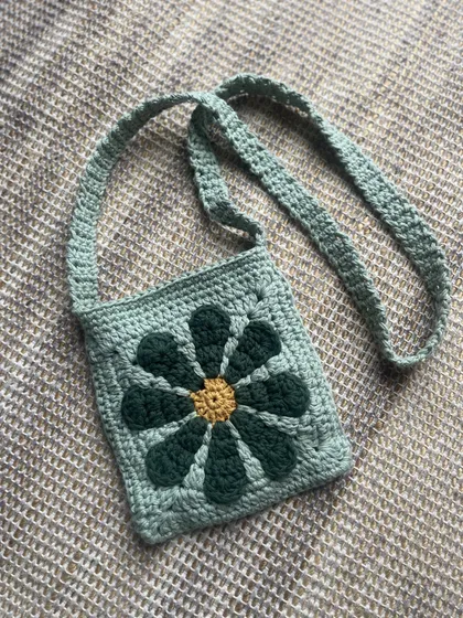 The Meadow crossbody, full view