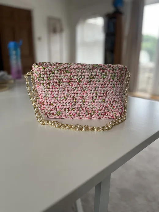 The Pearl bag, flecked pink and green, pearl chain